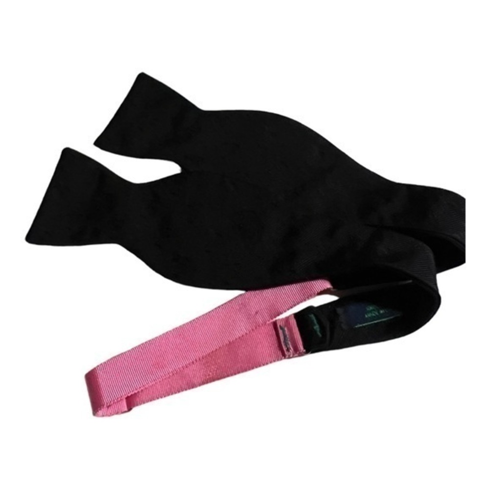 Lilly Pulitzer Black and Pink Bow Tie